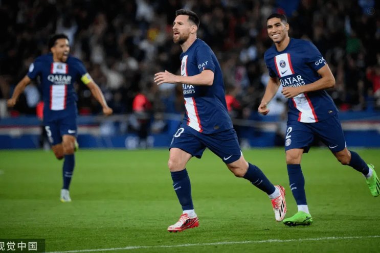 阿斯：拉菲尼亚和贝尔纳尔恢复顺利，预计即将加入球队合练