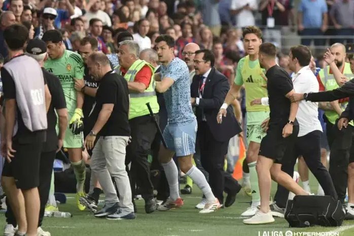 西乙萨拉戈萨谴责自家门将暴力行为，韦斯卡俱乐部接受道歉