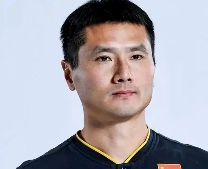 从本赛季青岛西海岸的成绩来看，大家觉得邵佳一郑智谁的执教水平高？