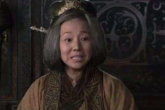 吕母昨天伤心了，她在直播中一直以为能去拉玛西亚的是老二