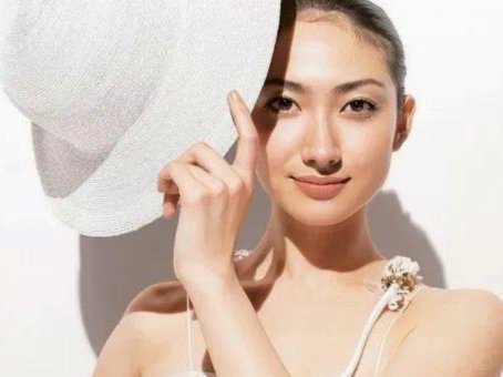 赖斯：我被晒伤+定妆照皮肤红得发亮，我妈快把我骂死了