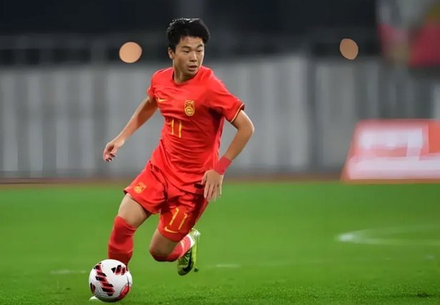 官方：U19国脚魏祥鑫正式加盟法甲欧塞尔 签约5年身披49号