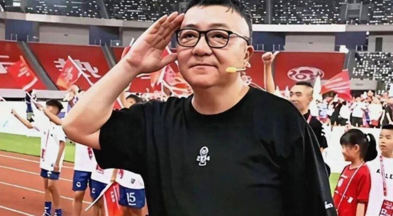 董路小将红队战术：身体碾压加大脚长传